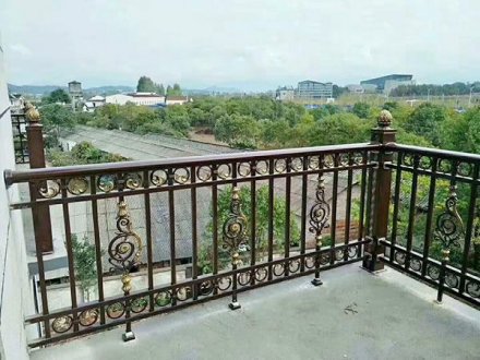 陽臺(tái)欄桿用什么材質(zhì)好？